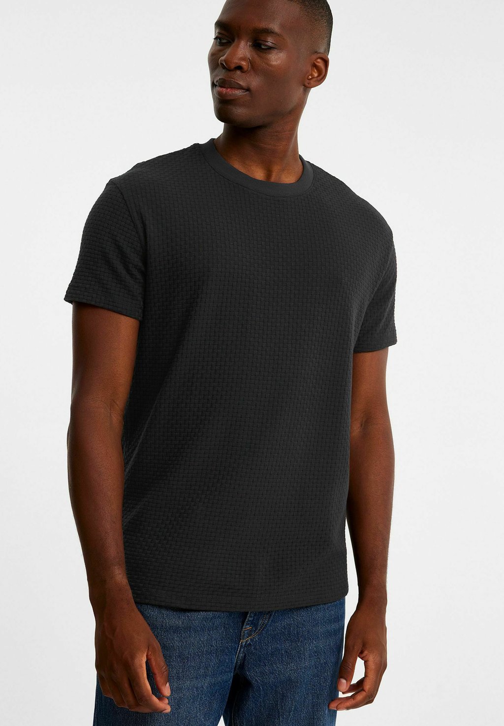 Базовая футболка STRUKTURMÖNSTER Kappahl, черный
Базовая футболка STRUKTURMÖNSTER Kappahl, черный