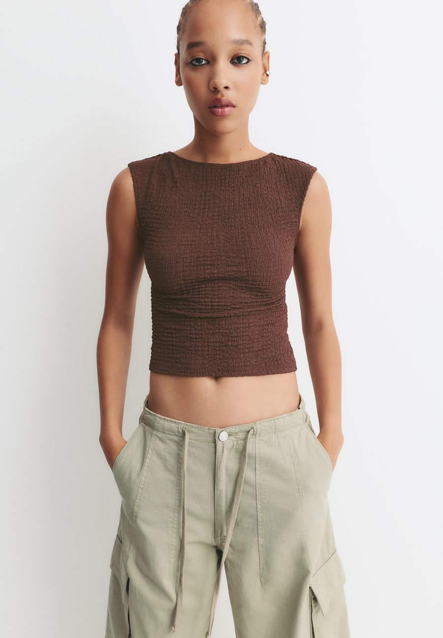 Футболка PULL&BEAR Print T-shirt, Brown, Коричневый, Футболка PULL&BEAR Print T-shirt, Brown
Футболка PULL&BEAR Print T-shirt, Brown, Коричневый, Футболка PULL&BEAR Print T-shirt, Brown