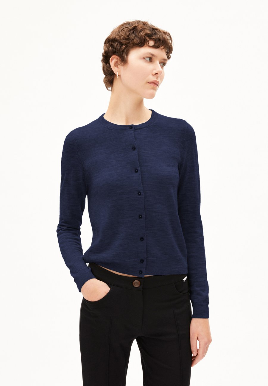 Кардиган ARMEDANGELS OPHALIAA, Tinted Navy/Dark Blue
Кардиган ARMEDANGELS OPHALIAA, Tinted Navy/Dark Blue