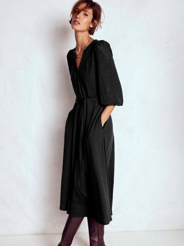 Платье миди Eden из жорсетовой ткани с вышивкой Boden, Black
Платье миди Eden из жорсетовой ткани с вышивкой Boden, Black