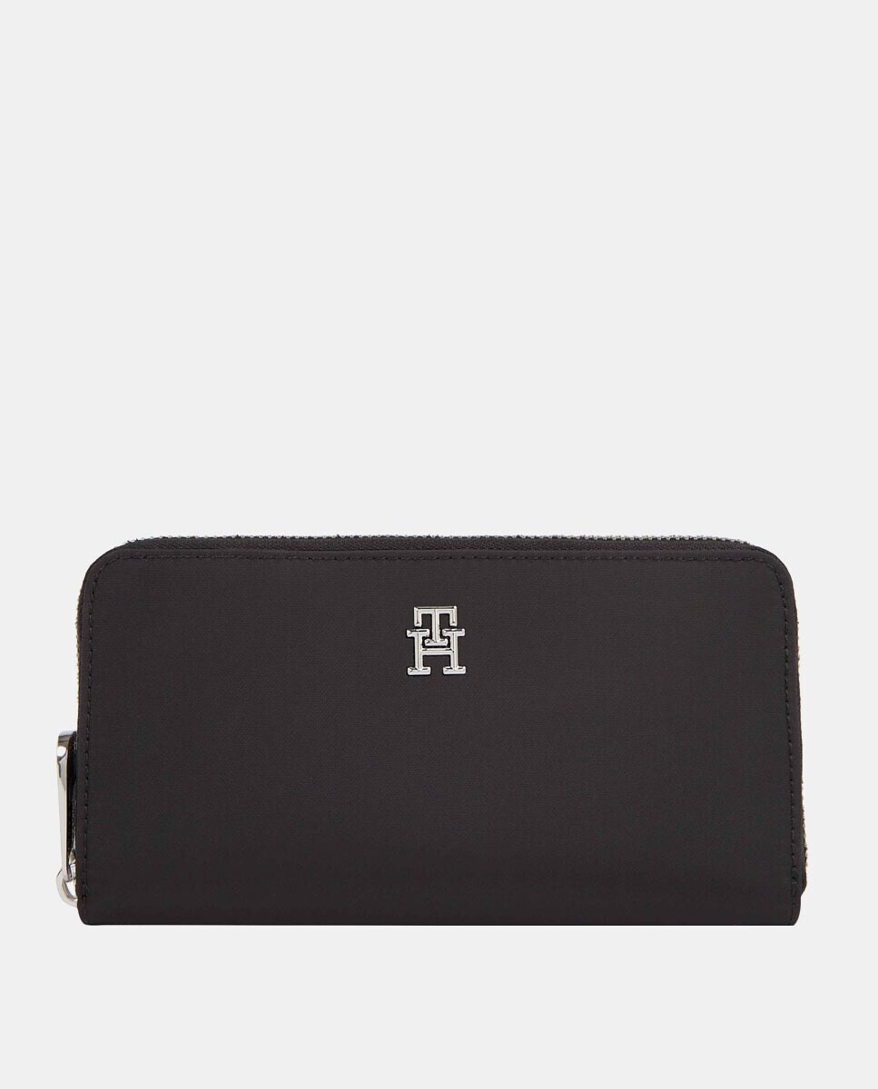 Черный кошелек на молнии из переработанного нейлона Tommy Hilfiger, черный
Черный кошелек на молнии из переработанного нейлона Tommy Hilfiger, черный