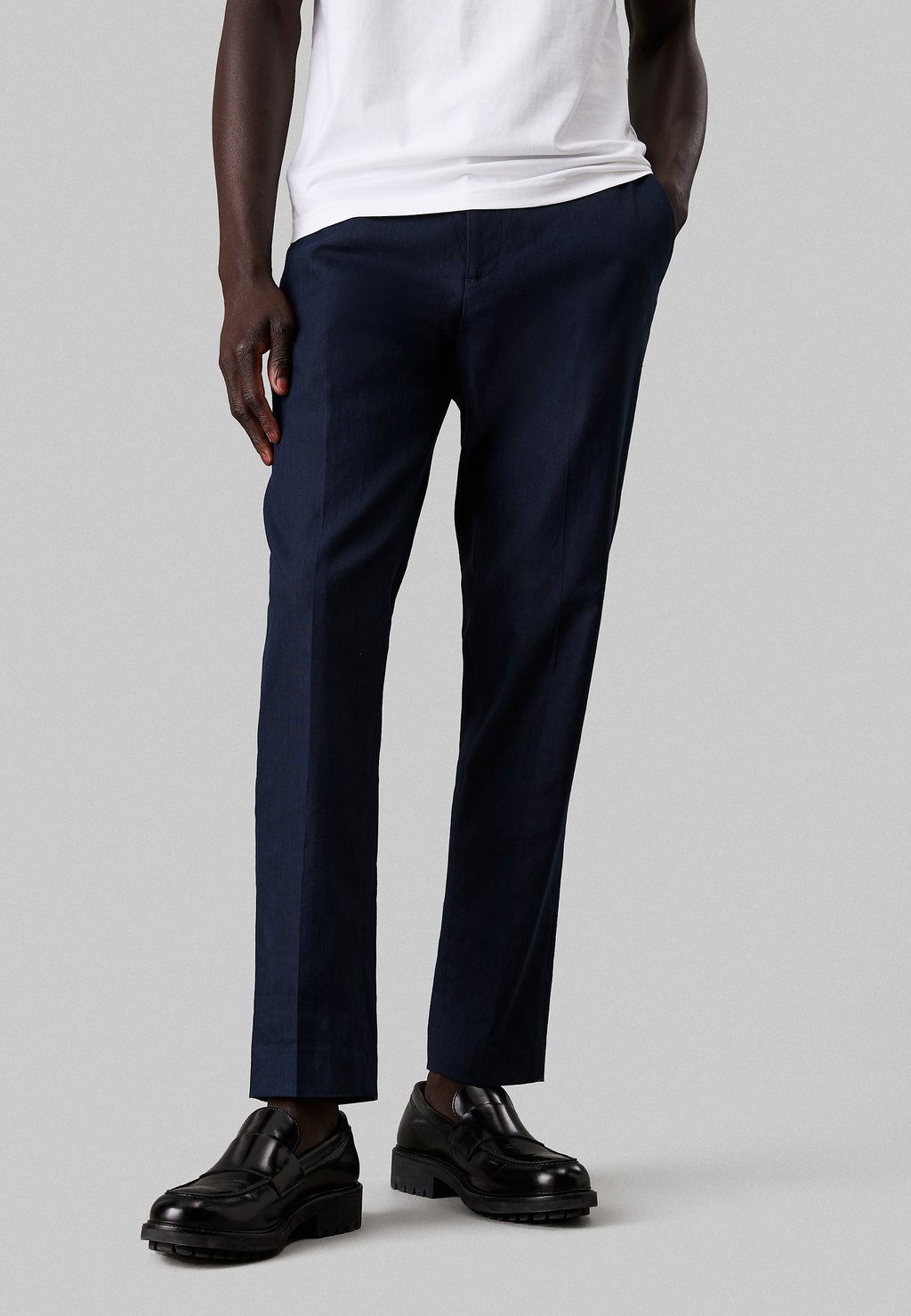 Чиносы TAPERED Calvin Klein, черный
Чиносы TAPERED Calvin Klein, черный