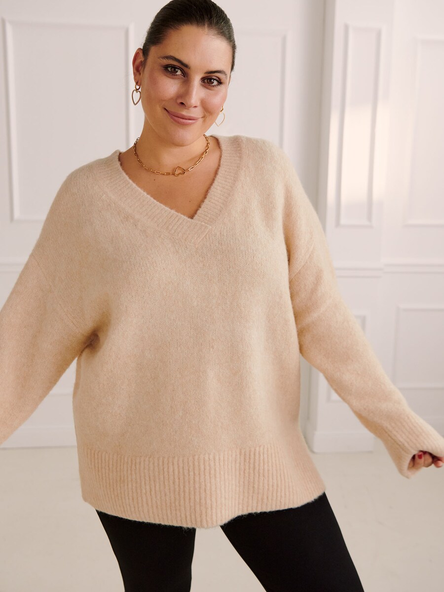 Свитер Guido Maria Kretschmer Curvy Nuria, от белого
Свитер Guido Maria Kretschmer Curvy Nuria, от белого