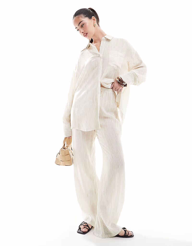 4th & Reckless фактурные пляжные брюки с высокой талией бежевого цвета
4th & Reckless фактурные пляжные брюки с высокой талией бежевого цвета