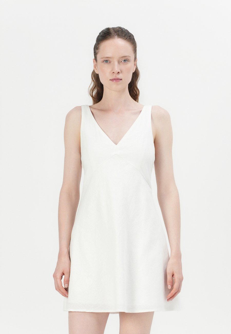 Платье Abercrombie & Fitch SHORT DRESS, White
Платье Abercrombie & Fitch SHORT DRESS, White
