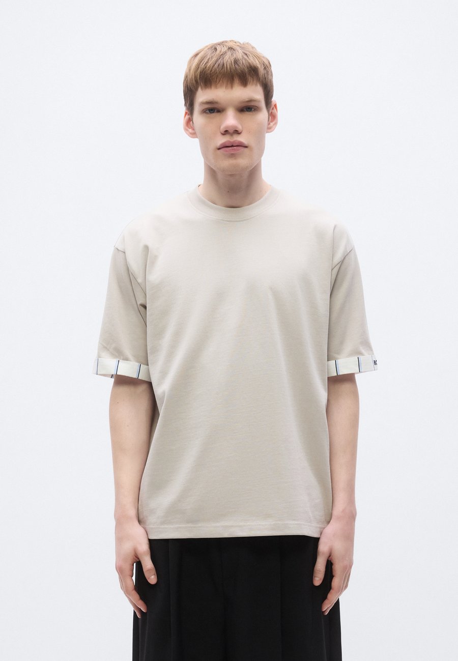 Футболка BOSS EXIS, Open Grey/Beige, Серый, Футболка BOSS EXIS, Open Grey/Beige
Футболка BOSS EXIS, Open Grey/Beige, Серый, Футболка BOSS EXIS, Open Grey/Beige