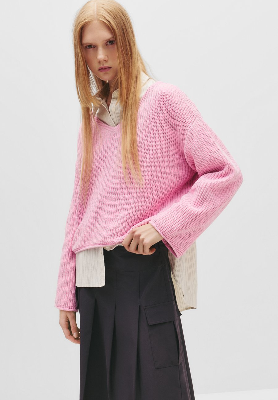 Джемпер PULL&BEAR CHENILLE V-NECK , Pink
Джемпер PULL&BEAR CHENILLE V-NECK , Pink