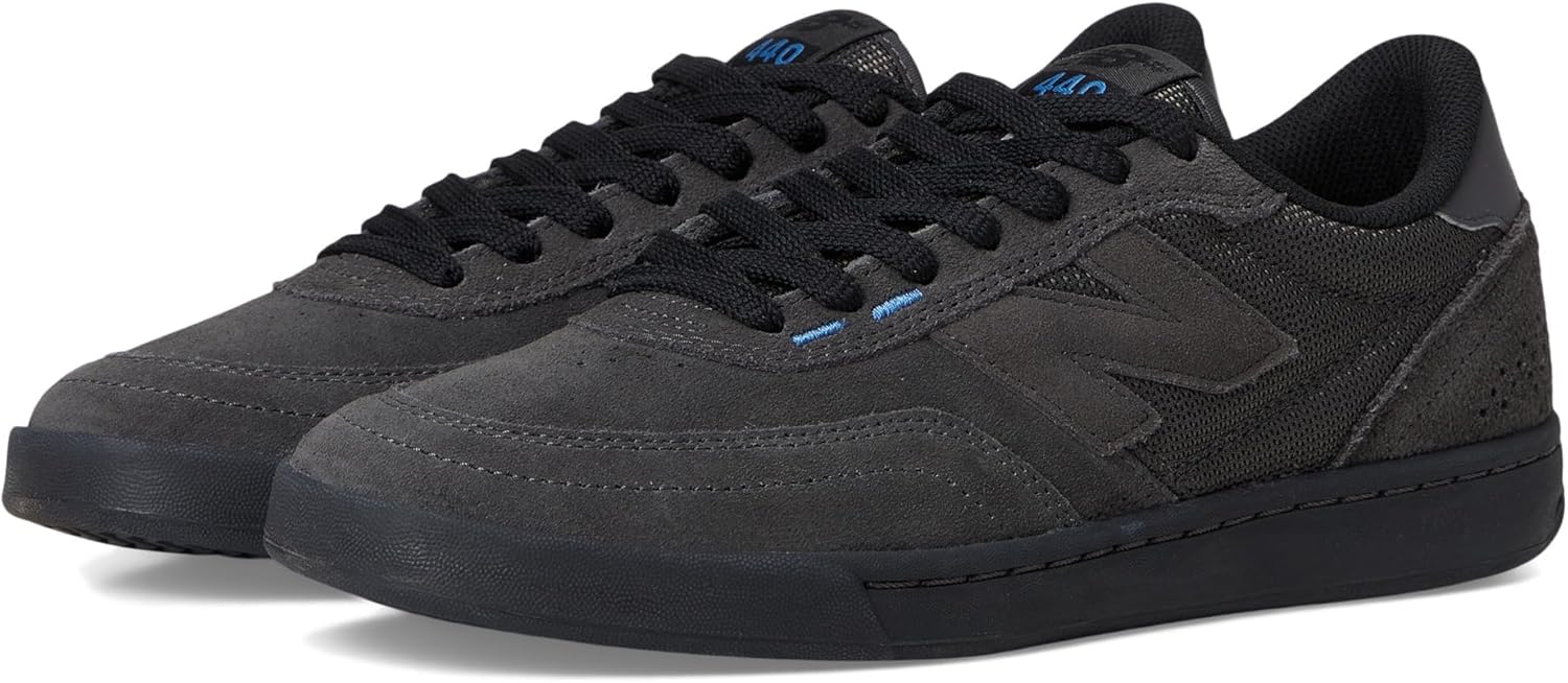 Кроссовки для скейтборда New Balance 440 V2 унисекс, черный/серый/темно-серый
Кроссовки для скейтборда New Balance 440 V2 унисекс, черный/серый/темно-серый