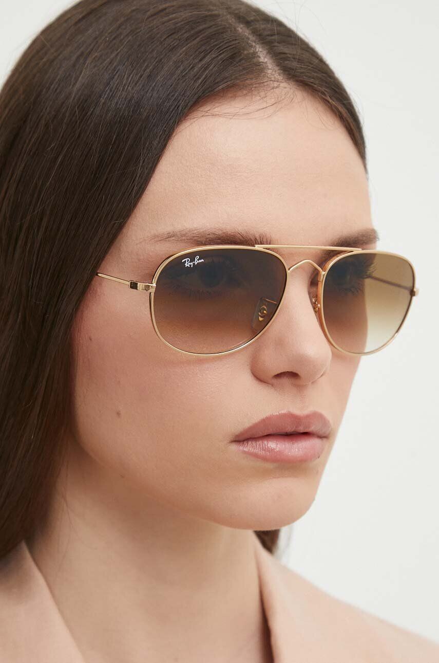Солнцезащитные очки Ray-Ban, золотой
Солнцезащитные очки Ray-Ban, золотой