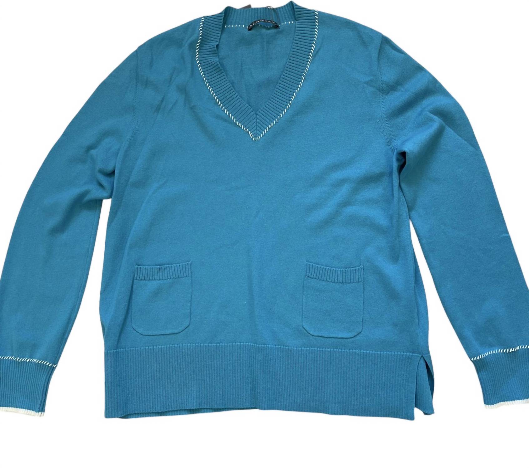 Женский свитер с V-образным вырезом и декоративной строчкой в бирюзовом цвете Alashan Cashmere
Женский свитер с V-образным вырезом и декоративной строчкой в бирюзовом цвете Alashan Cashmere