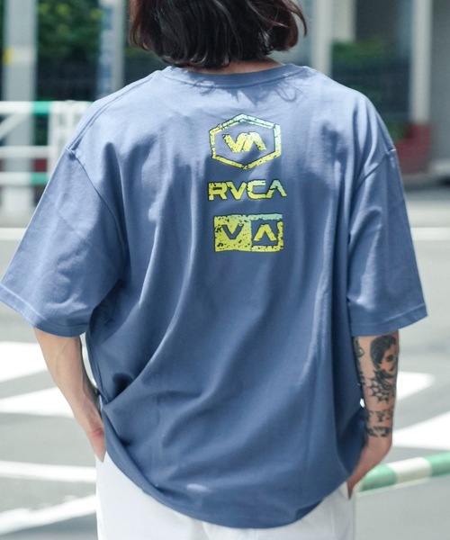 Мужская футболка с коротким рукавом, эффектом потертости и принтом логотипа RVCA
Мужская футболка с коротким рукавом, эффектом потертости и принтом логотипа RVCA