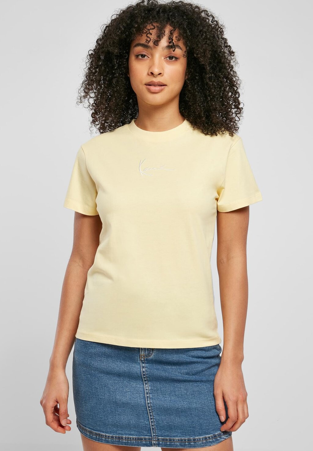 Футболка базовая SIGNATURE TEE Karl Kani, цвет light yellow
Футболка базовая SIGNATURE TEE Karl Kani, цвет light yellow