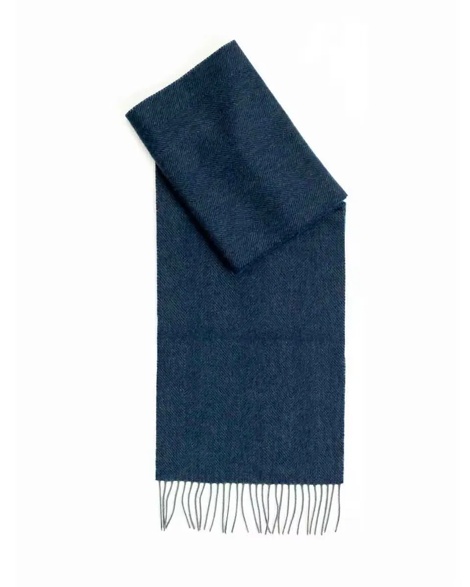 Мужской шарф из темно-синей шерсти «елочкой» PuroEgo, тёмно-синий
Мужской шарф из темно-синей шерсти «елочкой» PuroEgo, тёмно-синий
