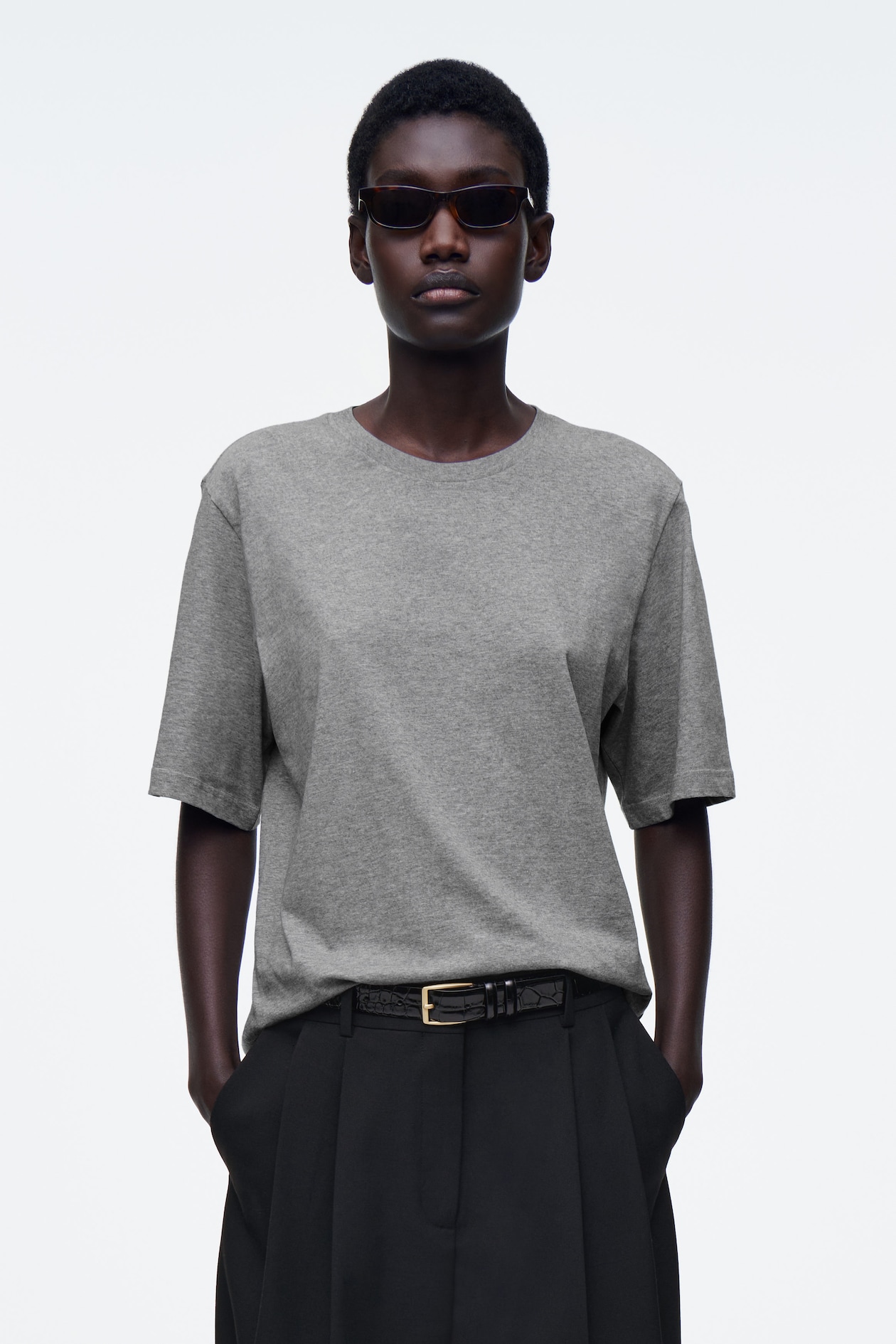 Свободная хлопковая футболка COS, серый меланж
Свободная хлопковая футболка COS, серый меланж