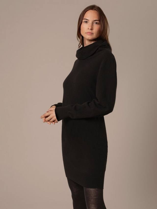 Свободное платье-свитер из чистой шерсти Celtic & Co., Black
Свободное платье-свитер из чистой шерсти Celtic & Co., Black