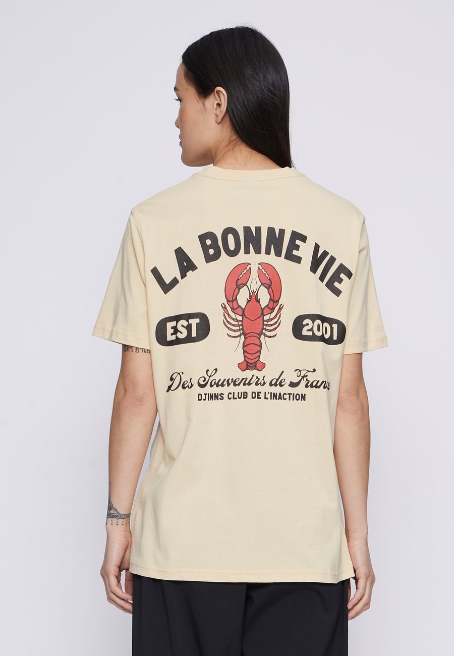 Футболка Djinn's LA BONNE VIE, Creme/Beige
Футболка Djinn's LA BONNE VIE, Creme/Beige
