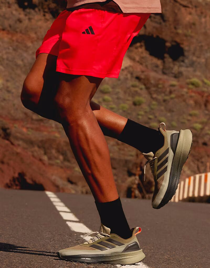 Кроссовки Adidas Running Ultraboost 5 Climawarm цвета хаки
Кроссовки Adidas Running Ultraboost 5 Climawarm цвета хаки