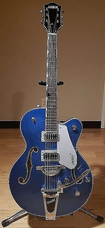 Электрогитара Gretsch G5420T Electromatic Hollow Body Single-Cut Electric Guitar w/ Bigbsy in Fairline Blue
Электрогитара Gretsch G5420T Electromatic Hollow Body Single-Cut Electric Guitar w/ Bigbsy in Fairline Blue
