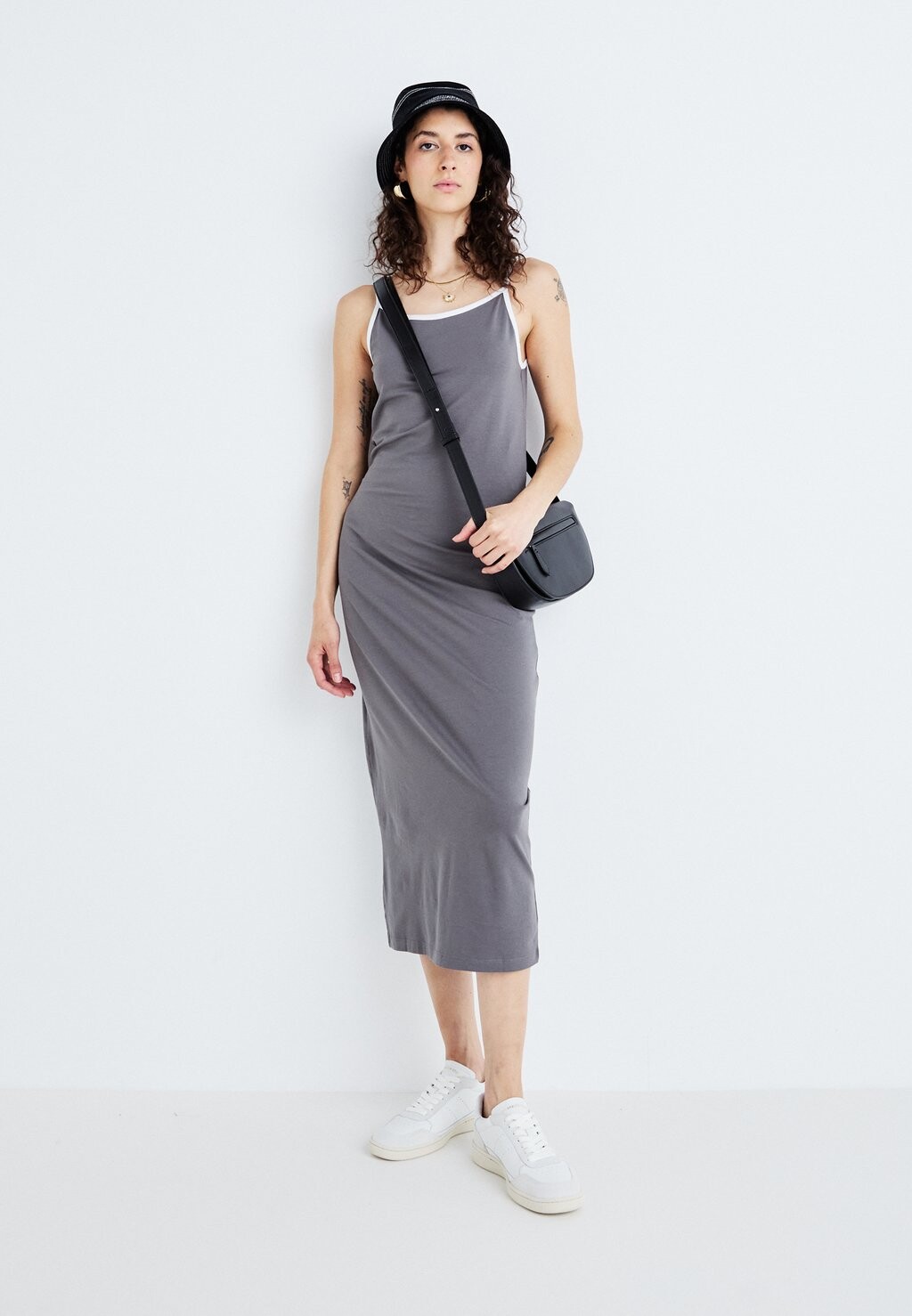 Платье из джерси NMKARIN SINGLET CONTRAST ANKLE DRESS Noisy May, серый
Платье из джерси NMKARIN SINGLET CONTRAST ANKLE DRESS Noisy May, серый