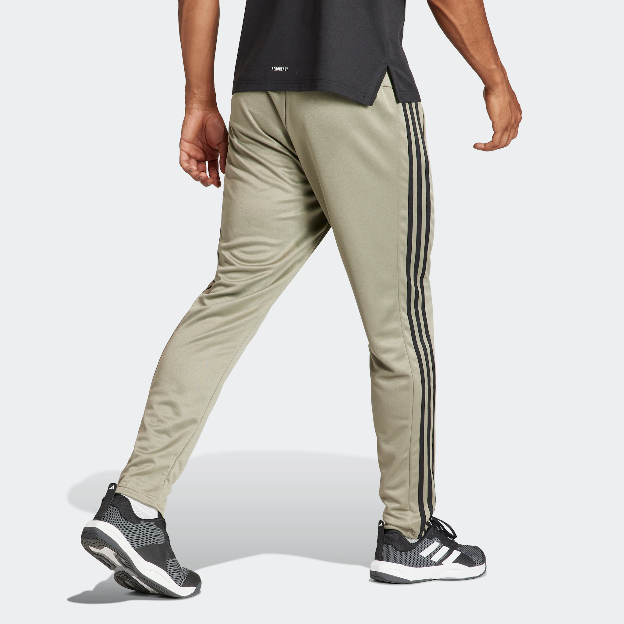 Спортивные брюки adidas Performance "TRAIN ESSENTIALS 3STRIPES" (1 шт.), черный
Спортивные брюки adidas Performance "TRAIN ESSENTIALS 3STRIPES" (1 шт.), черный