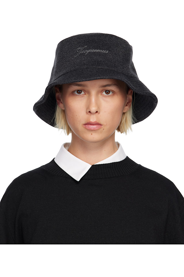 Jacquemus Серая панама «Кашемиро»
Jacquemus Серая панама «Кашемиро»