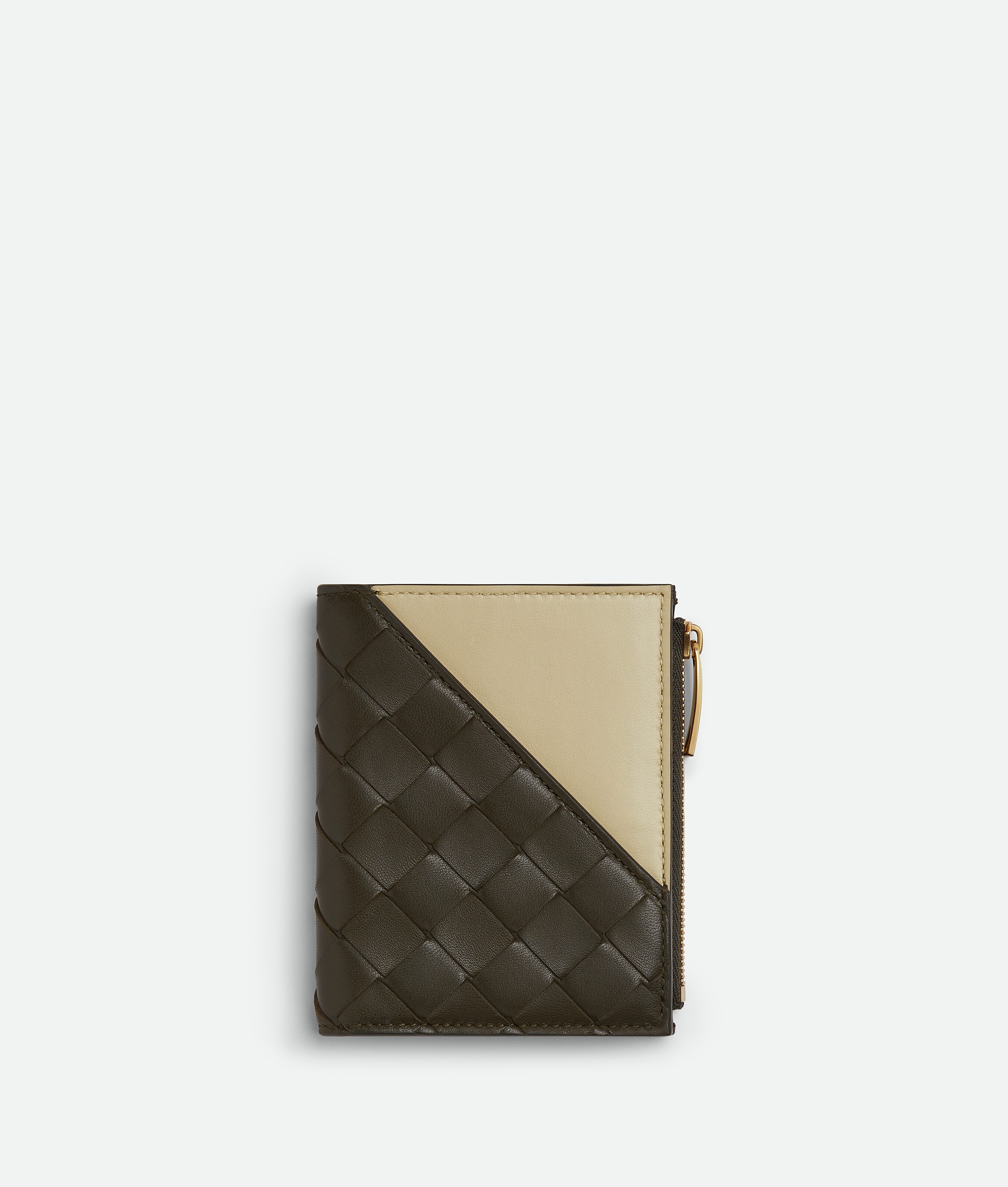 Маленький диагональный кошелек Intrecciato, складывающийся вдвое Bottega Veneta
Маленький диагональный кошелек Intrecciato, складывающийся вдвое Bottega Veneta