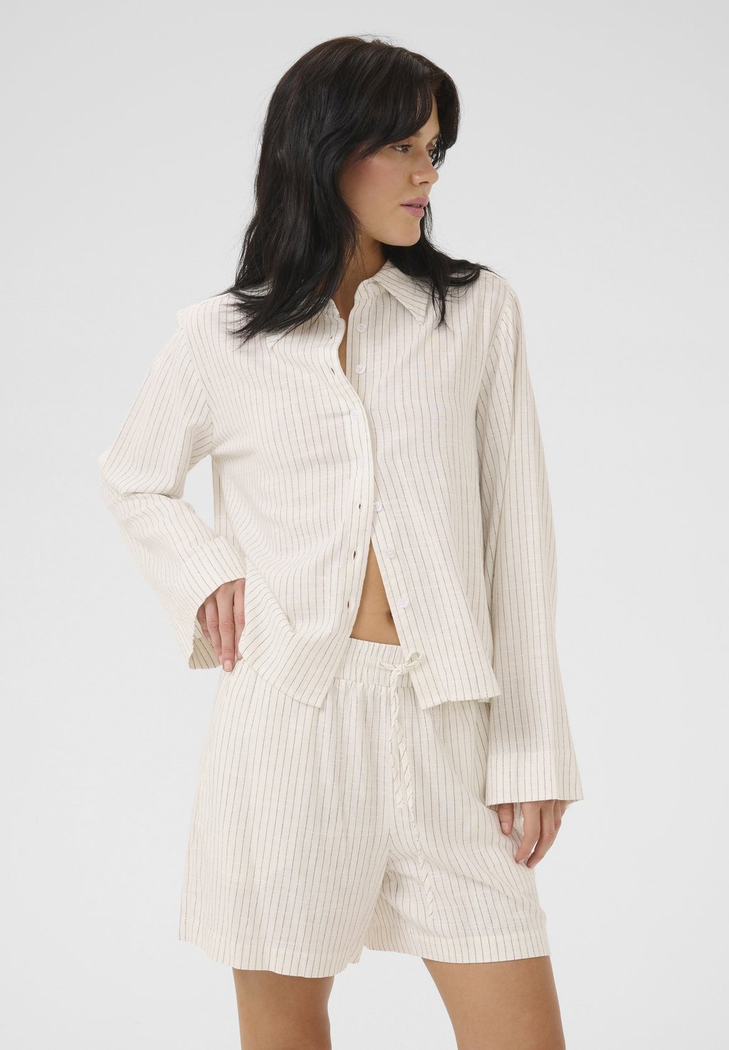 Блузка на пуговицах My Essential Wardrobe, кремовый
Блузка на пуговицах My Essential Wardrobe, кремовый