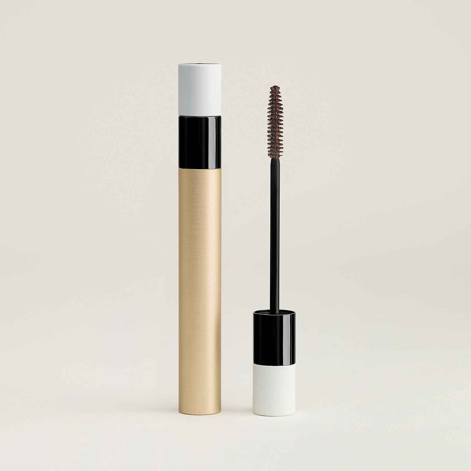 Тушь для ресниц Hermès Trait d'Hermès Revitalizing Care Mascara, тон 95 Brun Bistre
Тушь для ресниц Hermès Trait d'Hermès Revitalizing Care Mascara, тон 95 Brun Bistre
