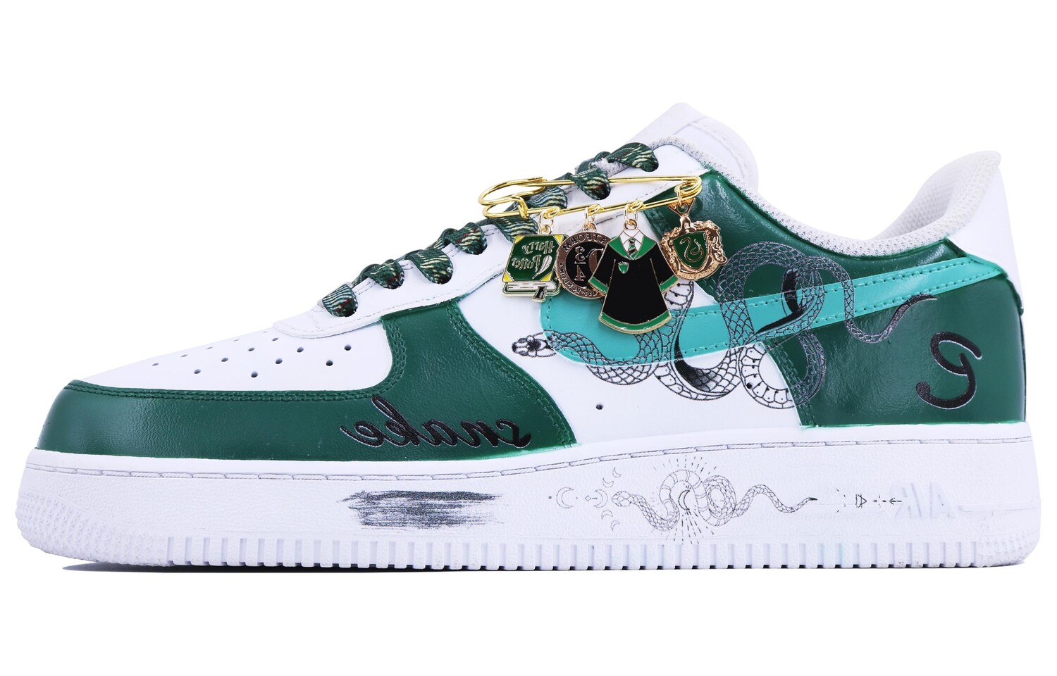 Кроссовки для скейтборда Air Force 1 женские с низким верхом, белый/зеленый Nike
Кроссовки для скейтборда Air Force 1 женские с низким верхом, белый/зеленый Nike