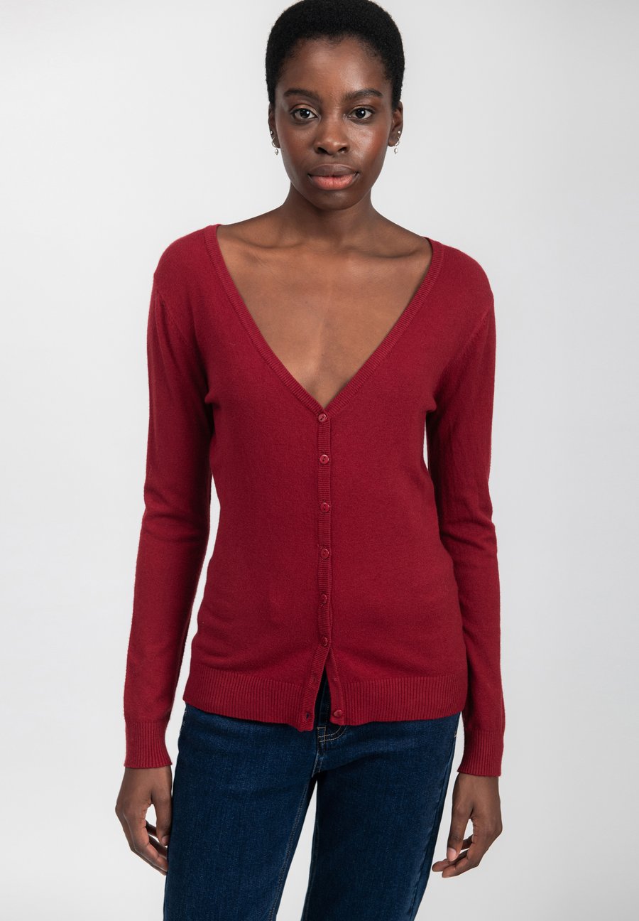 Кардиган INFLUENCER V-NECK BASIC , Cognac
Кардиган INFLUENCER V-NECK BASIC , Cognac