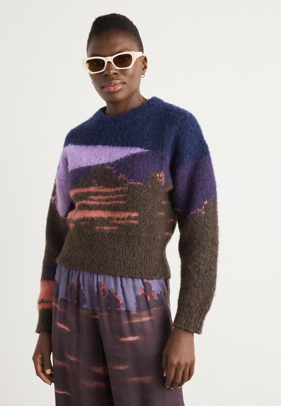 Джемпер Lacoste ADI, Neva Purple-Nidus/Multi-Coloured
Джемпер Lacoste ADI, Neva Purple-Nidus/Multi-Coloured