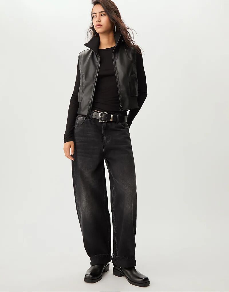 Жилет Stradivarius из искусственной кожи с соответствующей резинкой черного цвета
Жилет Stradivarius из искусственной кожи с соответствующей резинкой черного цвета