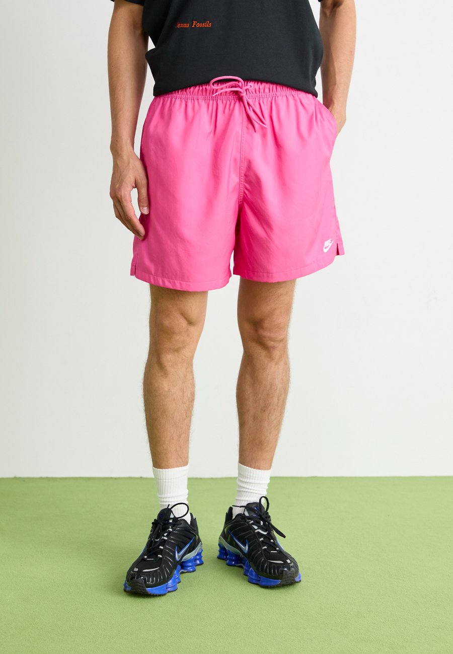 Шорты Nike Sportswear CLUB FLOW, Pinksicle/White/Pink
Шорты Nike Sportswear CLUB FLOW, Pinksicle/White/Pink