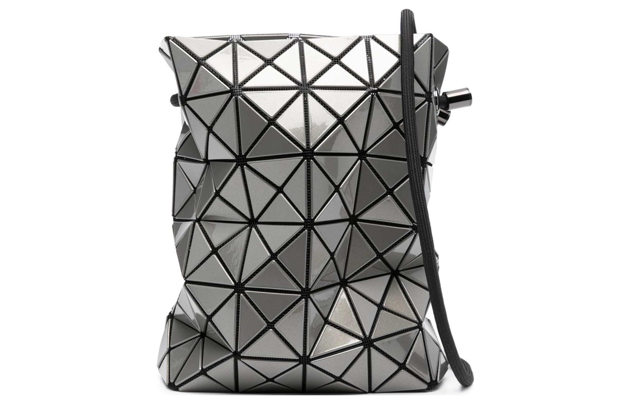 Issey Miyake Женская сумка через плечо из полиэстера, серебристого цвета
Issey Miyake Женская сумка через плечо из полиэстера, серебристого цвета