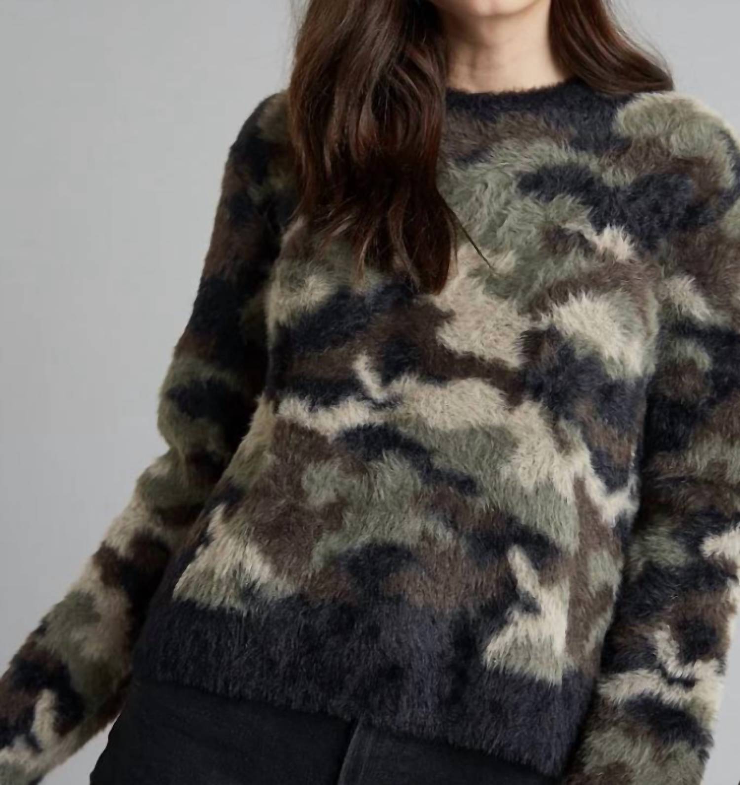 Свитер с круглым вырезом Fuzzy Camo Bella Dahl
Свитер с круглым вырезом Fuzzy Camo Bella Dahl