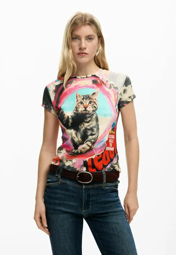 Футболка с кошачьим принтом Desigual, Red, Красный, Футболка с кошачьим принтом Desigual, Red
Футболка с кошачьим принтом Desigual, Red, Красный, Футболка с кошачьим принтом Desigual, Red