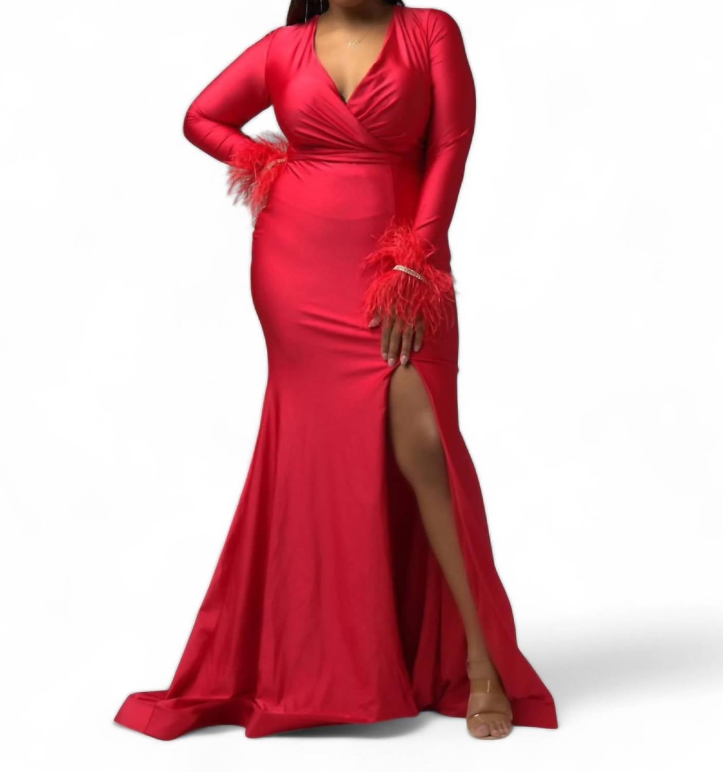 Платье с лифом и манжетами из перьев красного цвета JESSICA ANGEL
Платье с лифом и манжетами из перьев красного цвета JESSICA ANGEL