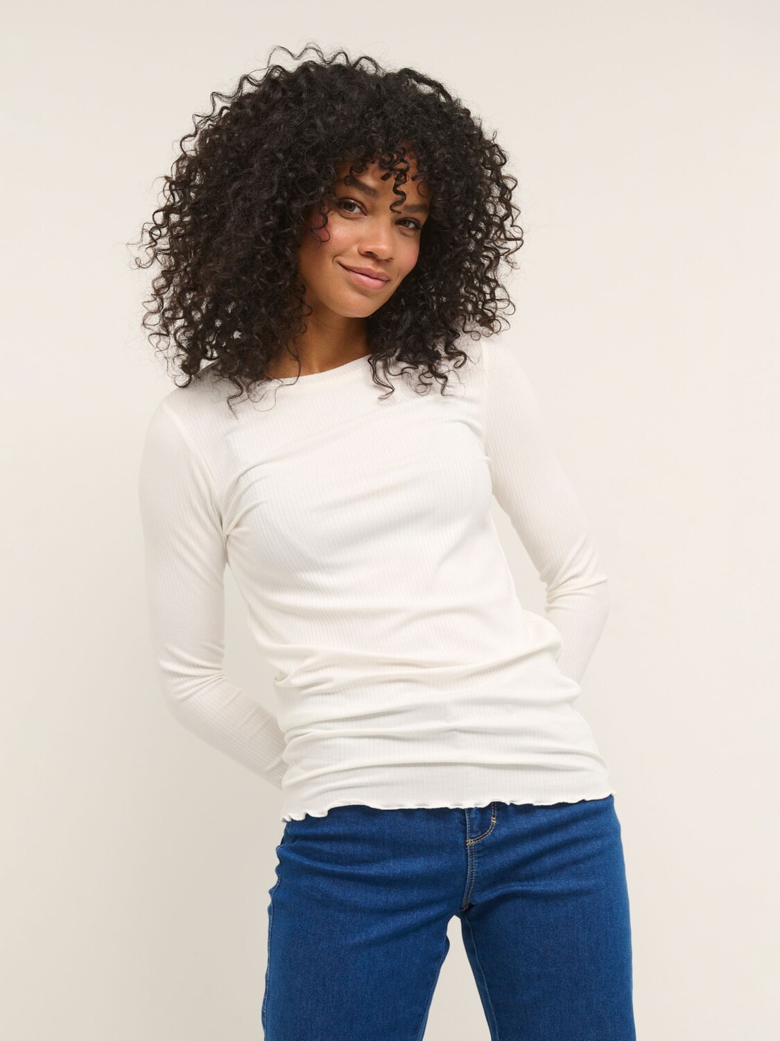 KAFFE Футболка в рубчик с длинными рукавами Drew, мел
KAFFE Футболка в рубчик с длинными рукавами Drew, мел