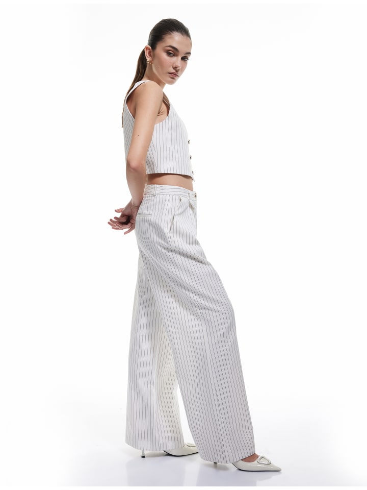 Тканевые брюки KOTON
Тканевые брюки KOTON