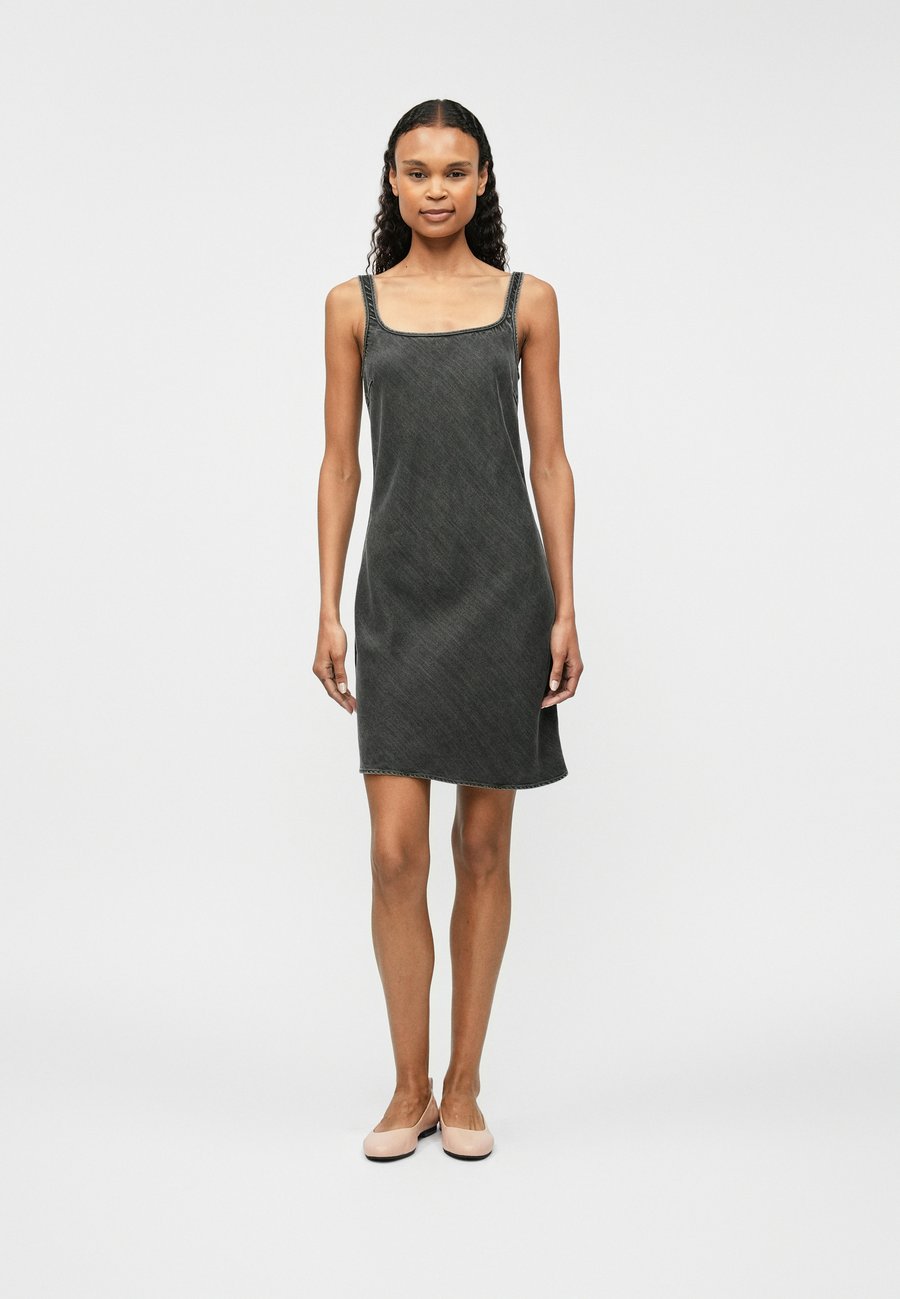 Платье Samsøe Samsøe SUNNA SHORT DRESS , Grey Cloud/Dark Grey
Платье Samsøe Samsøe SUNNA SHORT DRESS , Grey Cloud/Dark Grey