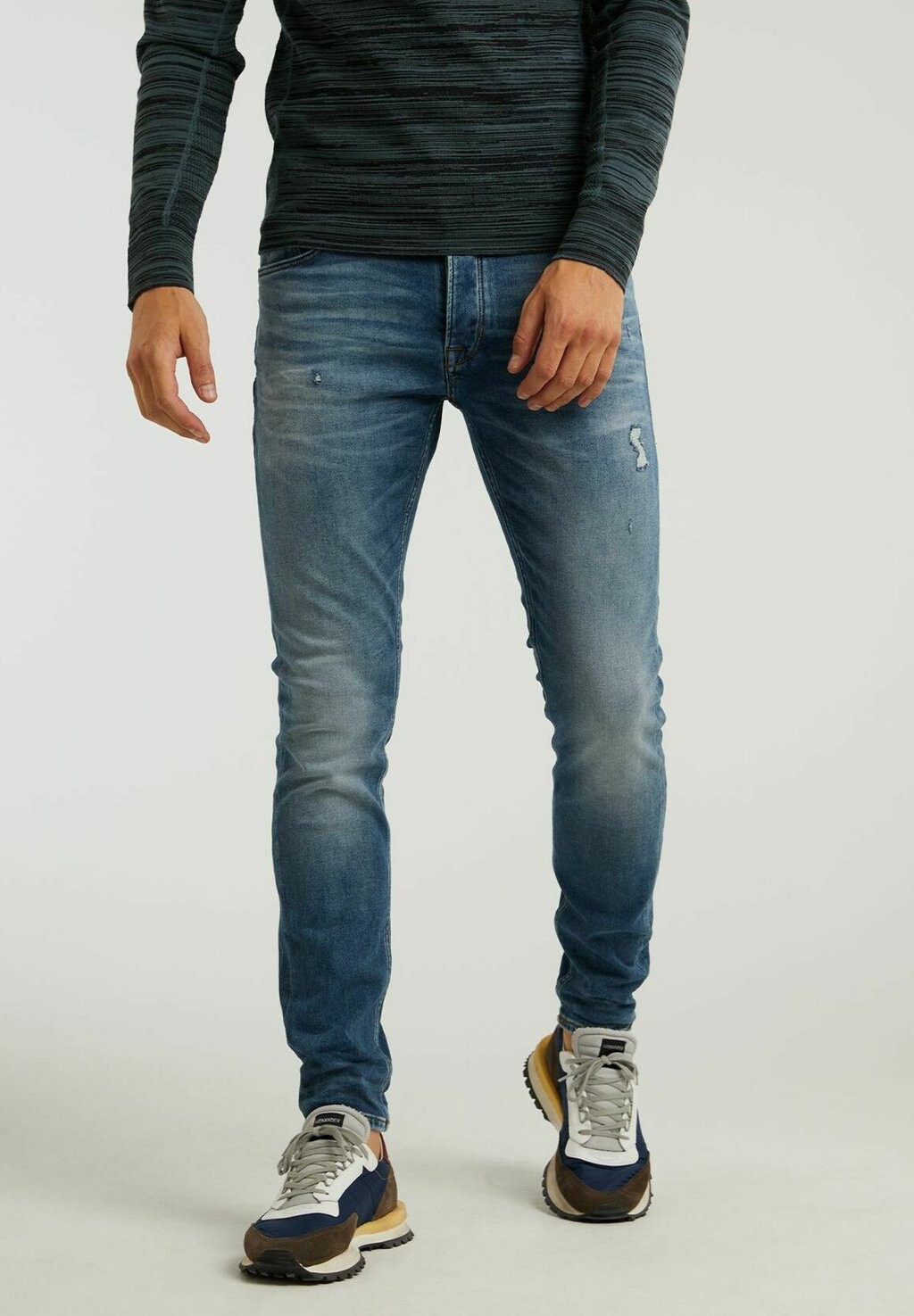 Джинсы облегающего кроя CHASIN' EGO NOBLE, цвет Blue
Джинсы облегающего кроя CHASIN' EGO NOBLE, цвет Blue