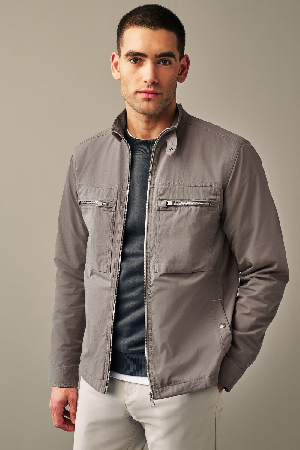 Непромокаемая куртка-рубашка в практичном стиле Next, бежевый
Непромокаемая куртка-рубашка в практичном стиле Next, бежевый