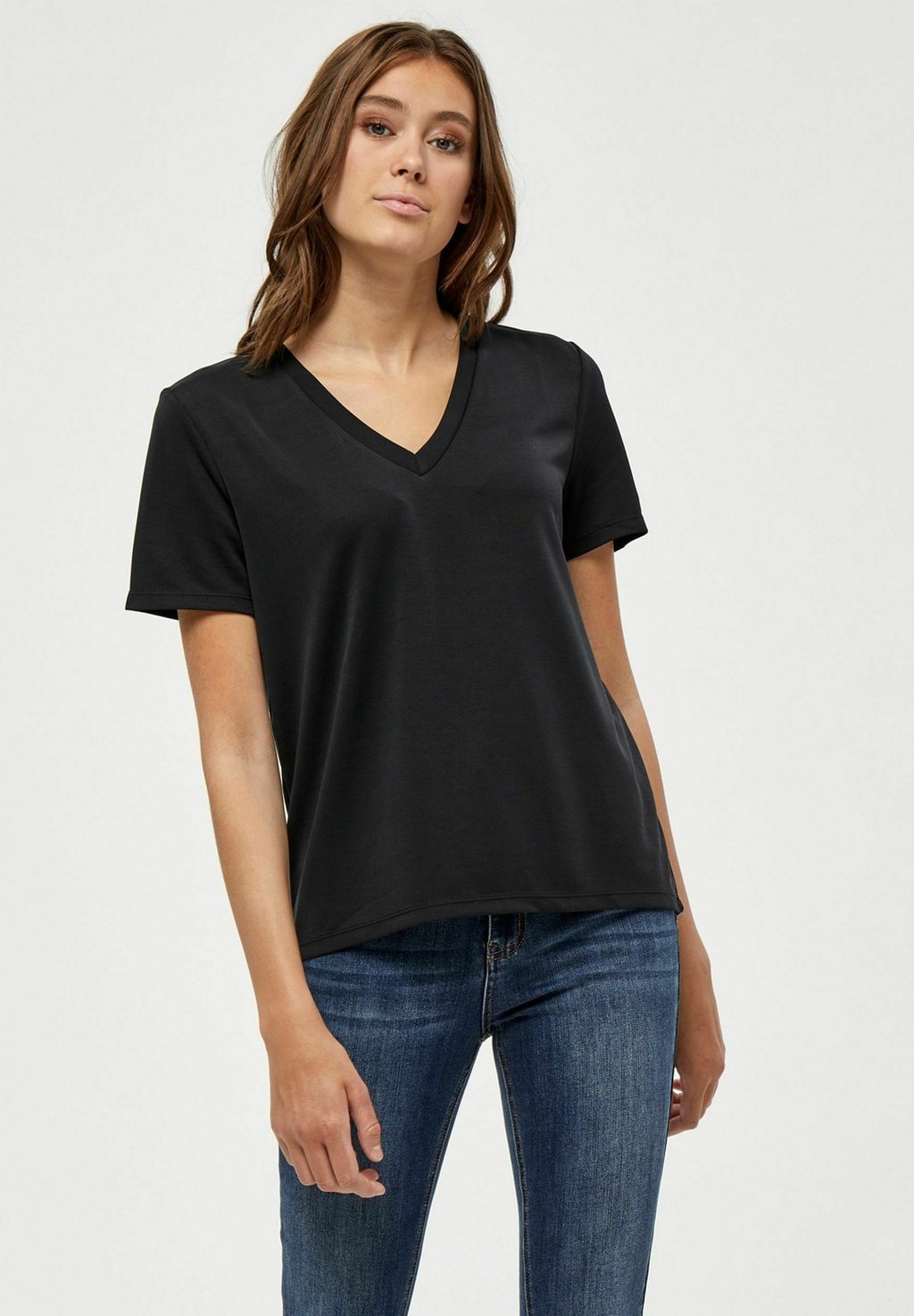 Базовая футболка PHILINA PEPPERCORN, черный
Базовая футболка PHILINA PEPPERCORN, черный