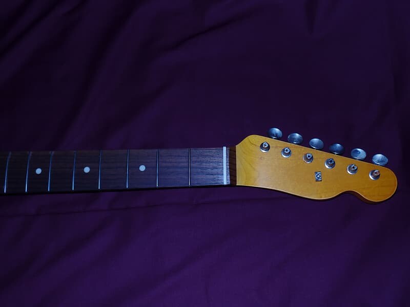 FAT 21 лад, 9,5 C-образный Telecaster Allparts Fender Licensed гриф из розового дерева Telecaster Neck
FAT 21 лад, 9,5 C-образный Telecaster Allparts Fender Licensed гриф из розового дерева Telecaster Neck