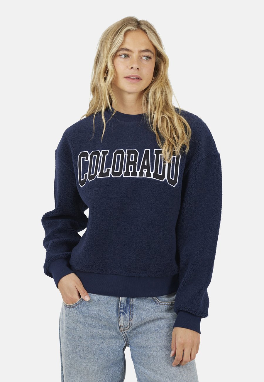 Толстовка Brave Soul CREW NECK COLORADO BORG , Dark Blue
Толстовка Brave Soul CREW NECK COLORADO BORG , Dark Blue