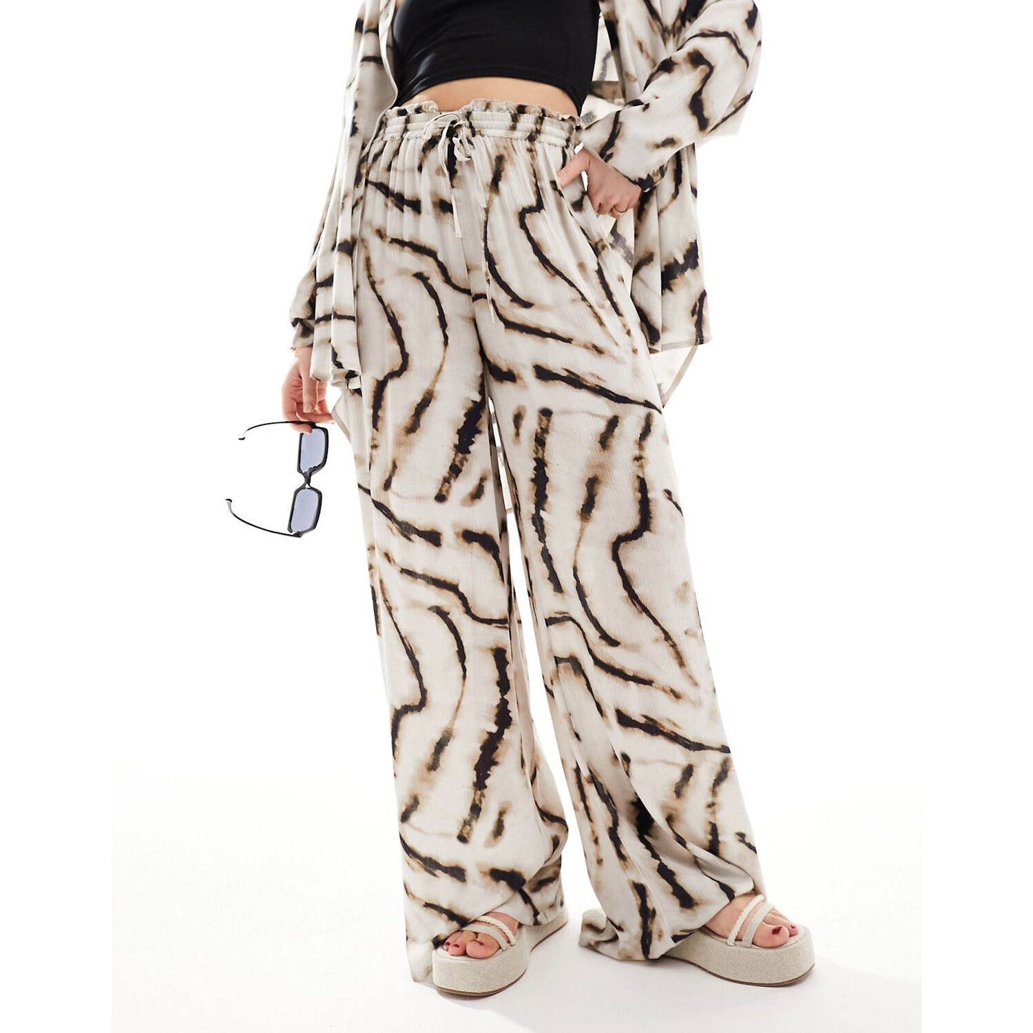 Брюки Isla & Bird Tie Dye Loose Fit Beach, кремовый
Брюки Isla & Bird Tie Dye Loose Fit Beach, кремовый