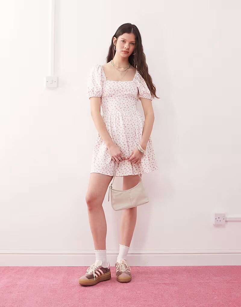 Мини-платье Miss Selfridge Milkmaid с рукавами-фонариками и легким мелким цветочным принтом
Мини-платье Miss Selfridge Milkmaid с рукавами-фонариками и легким мелким цветочным принтом