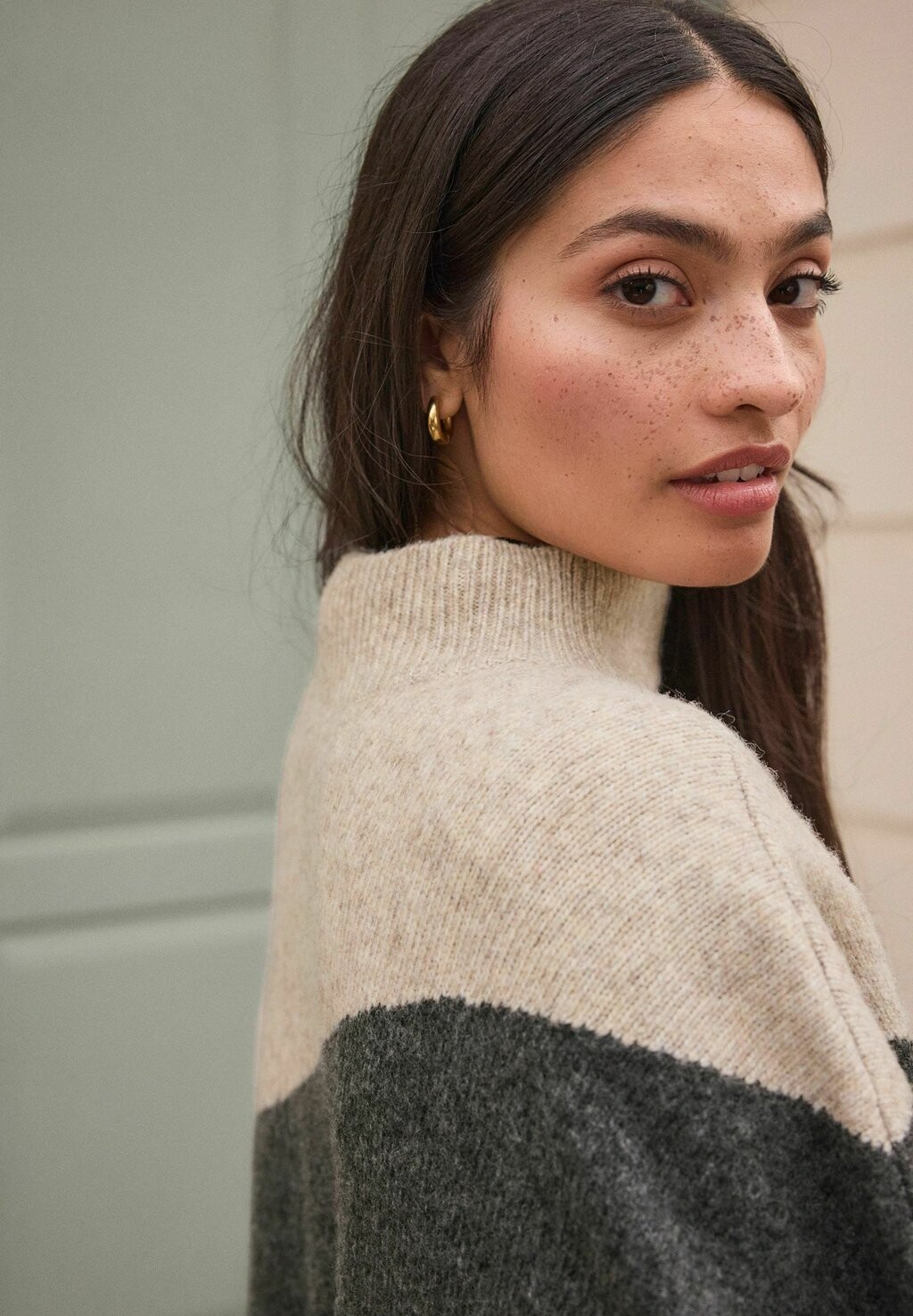 Пончо ABSTRACT Next, бежевый
Пончо ABSTRACT Next, бежевый