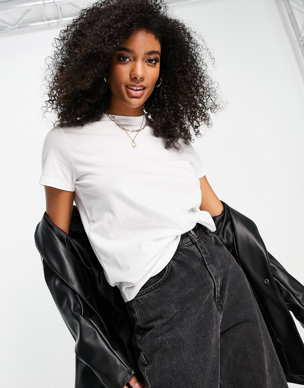 Белая футболка с круглым вырезом из смесового хлопка ASOS DESIGN Ultimate - WHITE, Белый, Белая футболка с круглым вырезом из смесового хлопка ASOS DESIGN Ultimate - WHITE
Белая футболка с круглым вырезом из смесового хлопка ASOS DESIGN Ultimate - WHITE, Белый, Белая футболка с круглым вырезом из смесового хлопка ASOS DESIGN Ultimate - WHITE