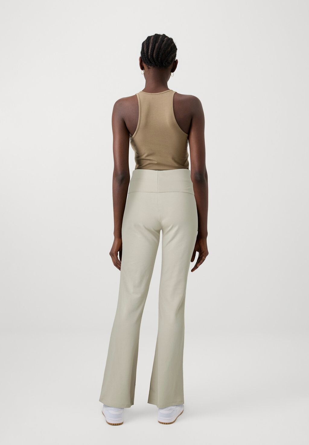 Тканевые брюки SOFT TOUCH FOLDED FLARE TROUSERS Gina Tricot, бежевый
Тканевые брюки SOFT TOUCH FOLDED FLARE TROUSERS Gina Tricot, бежевый